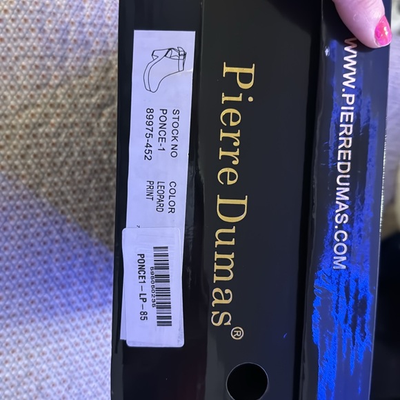 Closed toed wedges. Leopard print great condition. Comes with box. - Picture 4 of 4